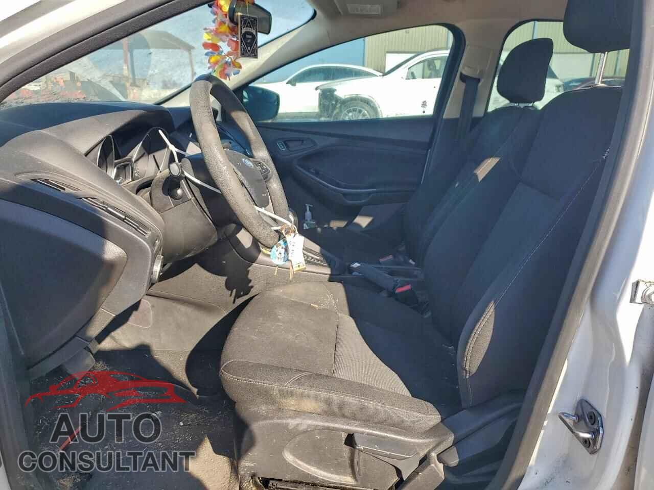 FORD FOCUS 2016 - 1FADP3E23GL404384