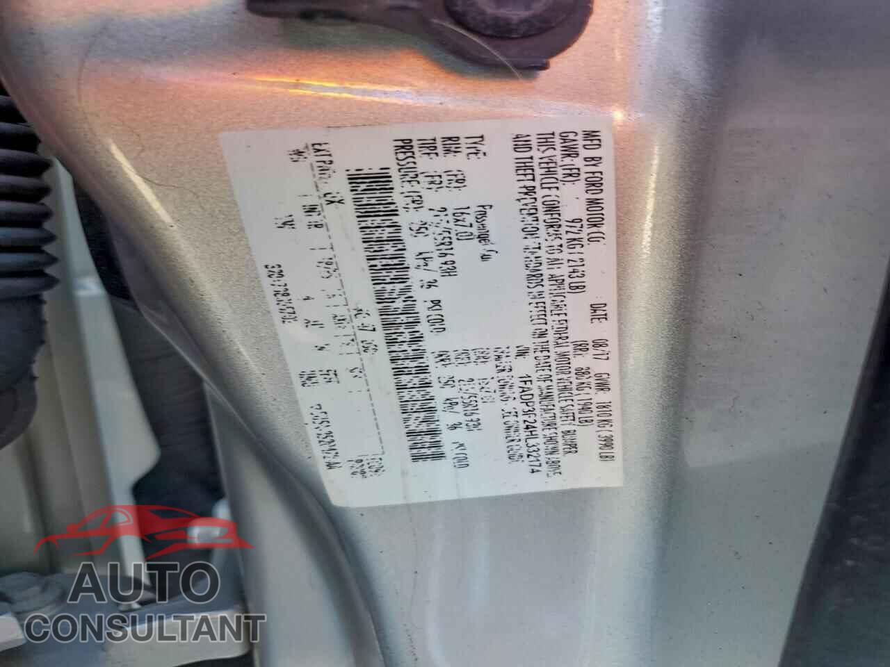 FORD FOCUS 2017 - 1FADP3F24HL332174