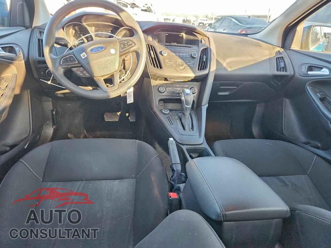 FORD FOCUS 2015 - 1FADP3F23FL239241