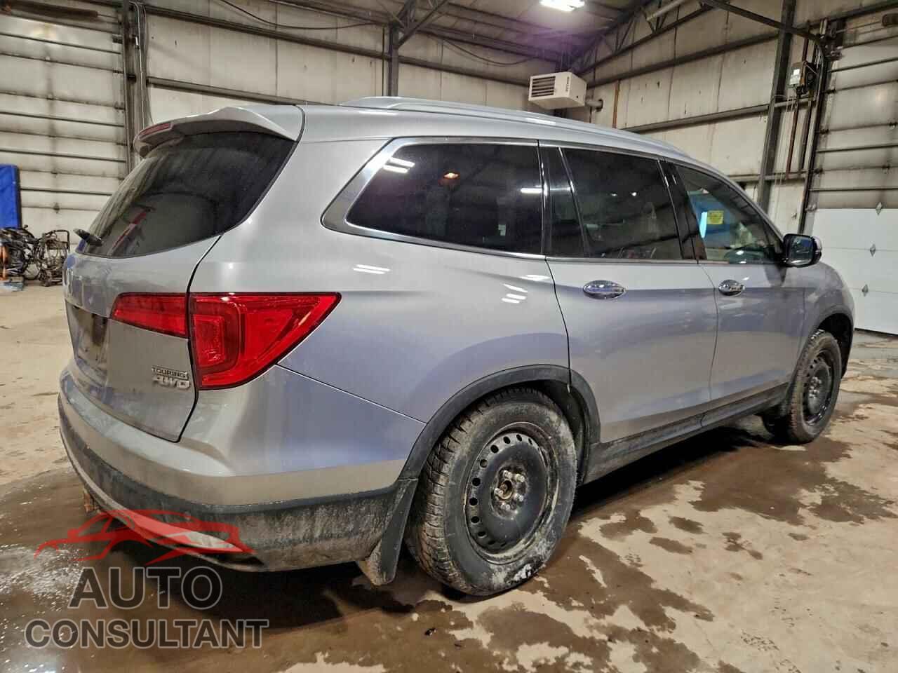 HONDA PILOT 2017 - 5FNYF6H98HB509533