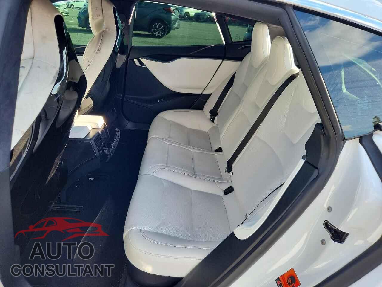 TESLA MODEL S 2018 - 5YJSA1E4XJF272193