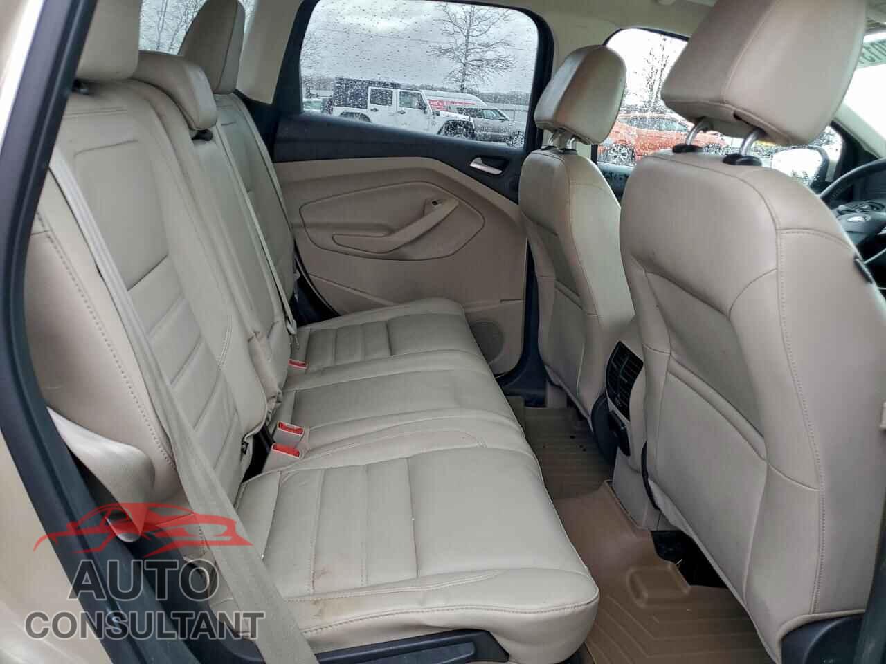 FORD ESCAPE 2017 - 1FMCU9J96HUF09495