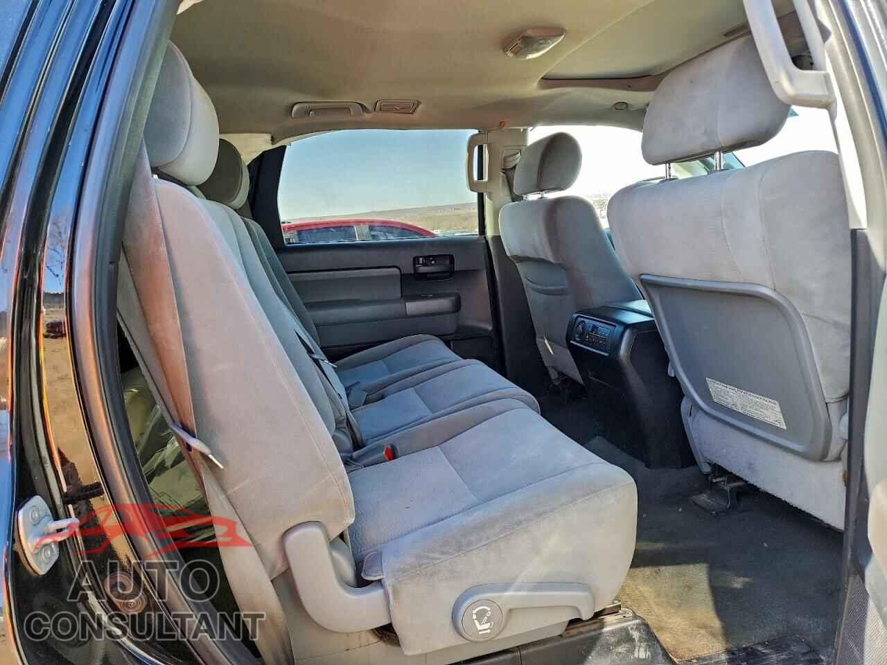 TOYOTA SEQUOIA 2012 - 5TDBM5G14CS002179