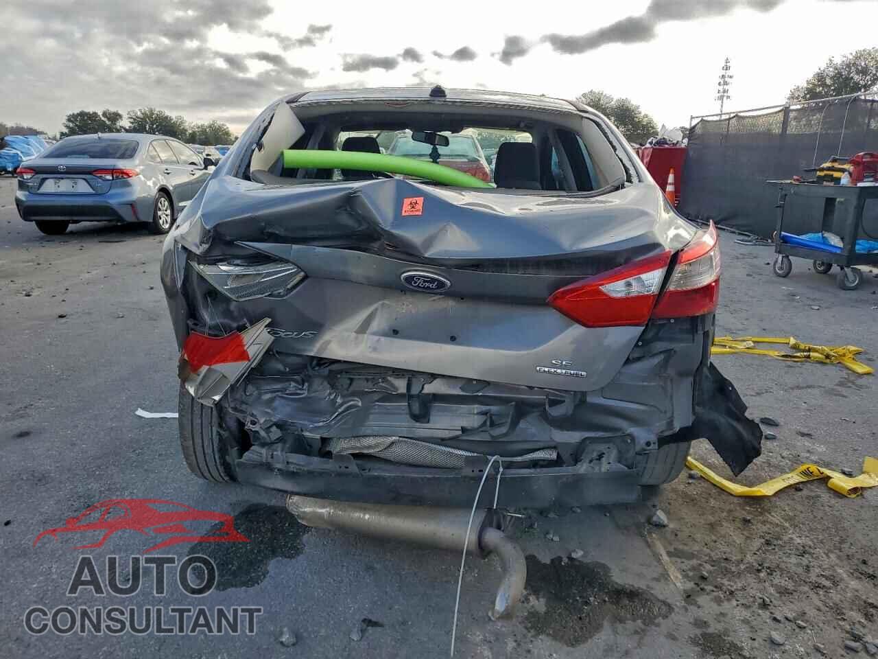 FORD FOCUS 2012 - 1FAHP3F23CL381201