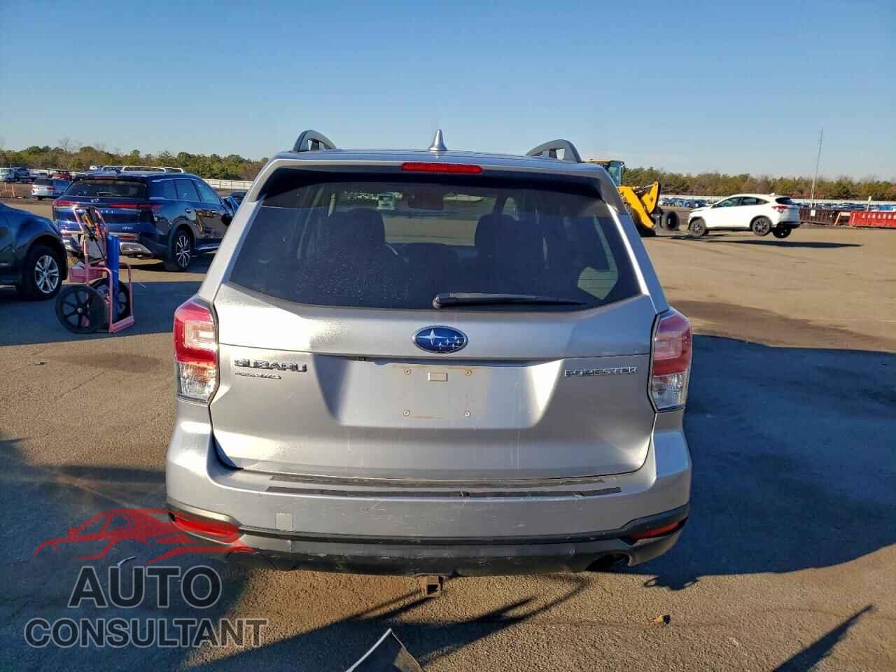 SUBARU FORESTER 2018 - JF2SJAEC9JG402804