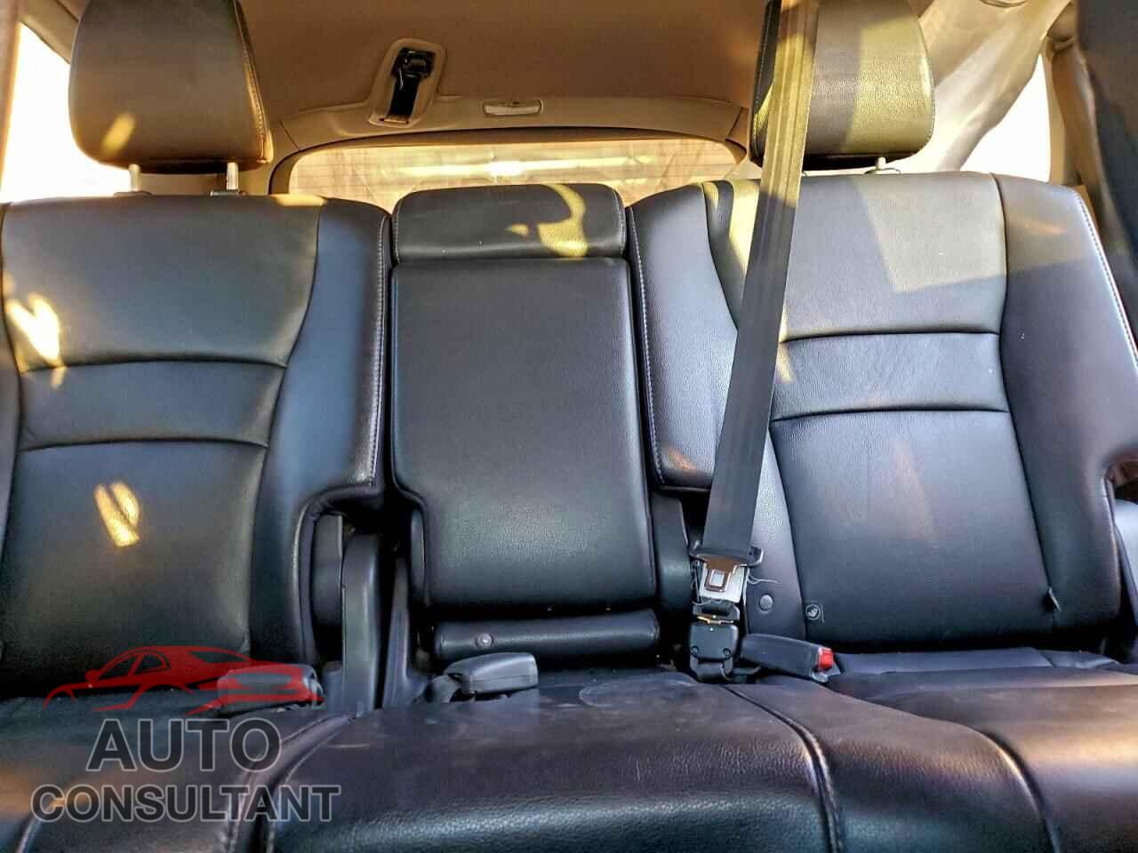 HONDA PILOT 2016 - 5FNYF6H55GB085093