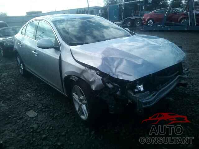 VOLVO S60 2015 - YV1612TC1F1315685