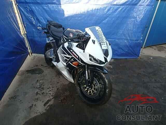 HONDA CBR CYCLE 2016 - JH2PC40J6GK200389