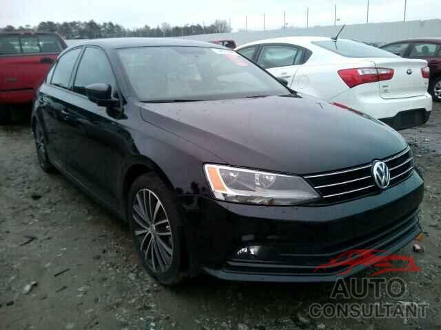VOLKSWAGEN JETTA 2015 - 3VWD17AJ9FM215815