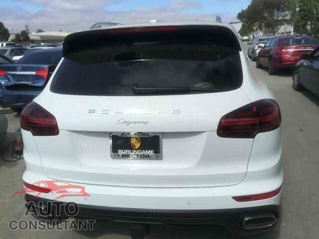 PORSCHE CAYENNE 2015 - WP1AF2A29FLA37245