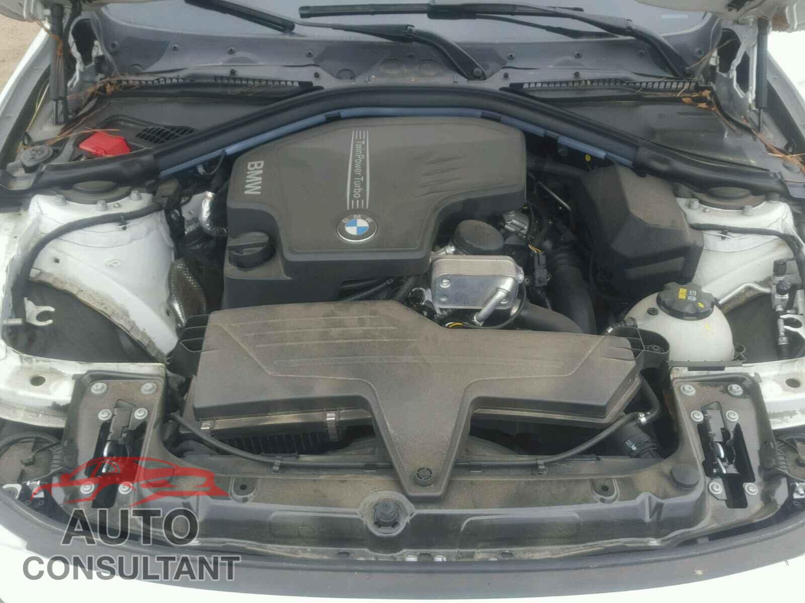 BMW 3 SERIES 2016 - WBA8E1G52GNU10207