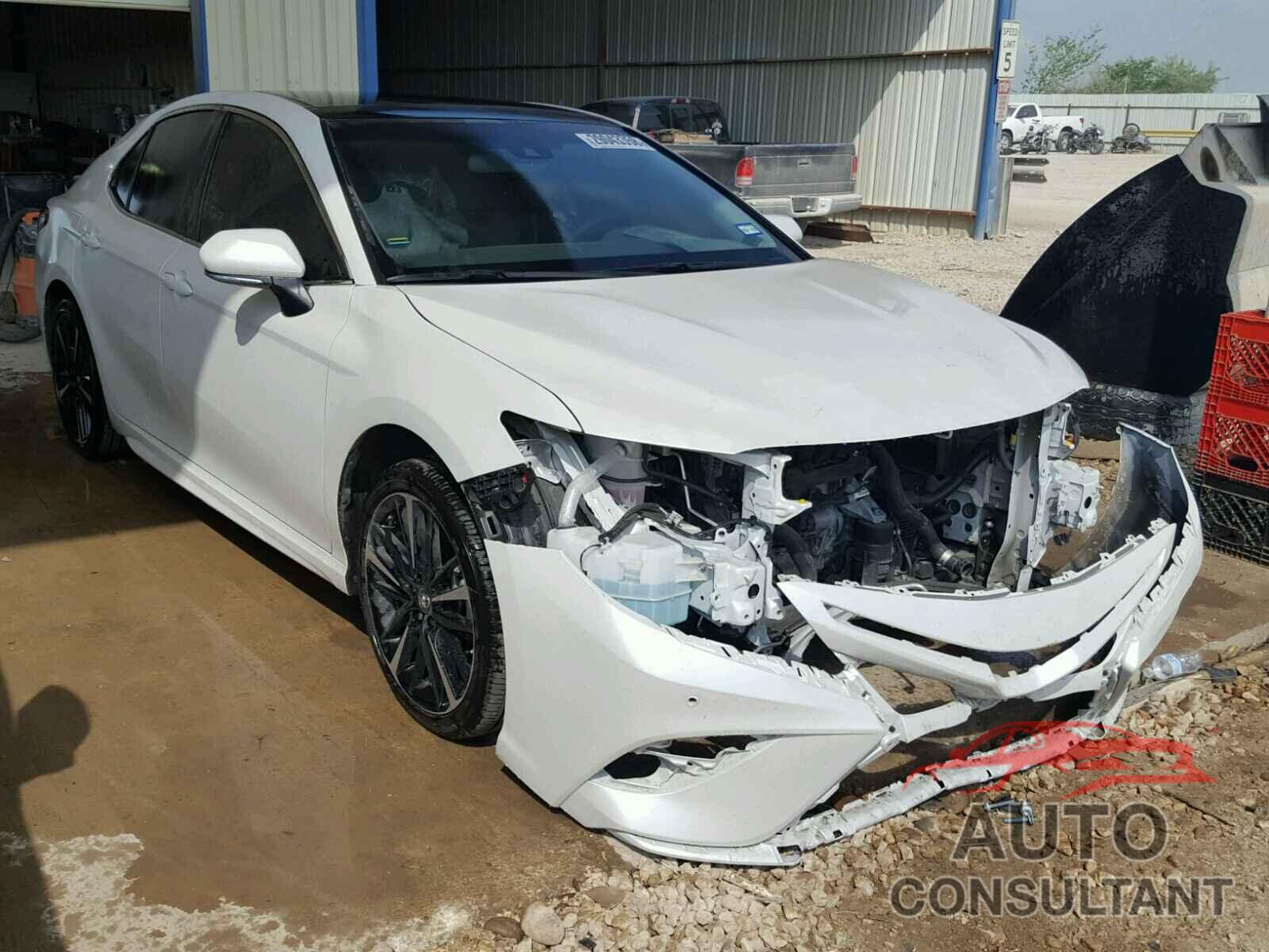 TOYOTA CAMRY 2018 - 4T1B61HK1JU020363