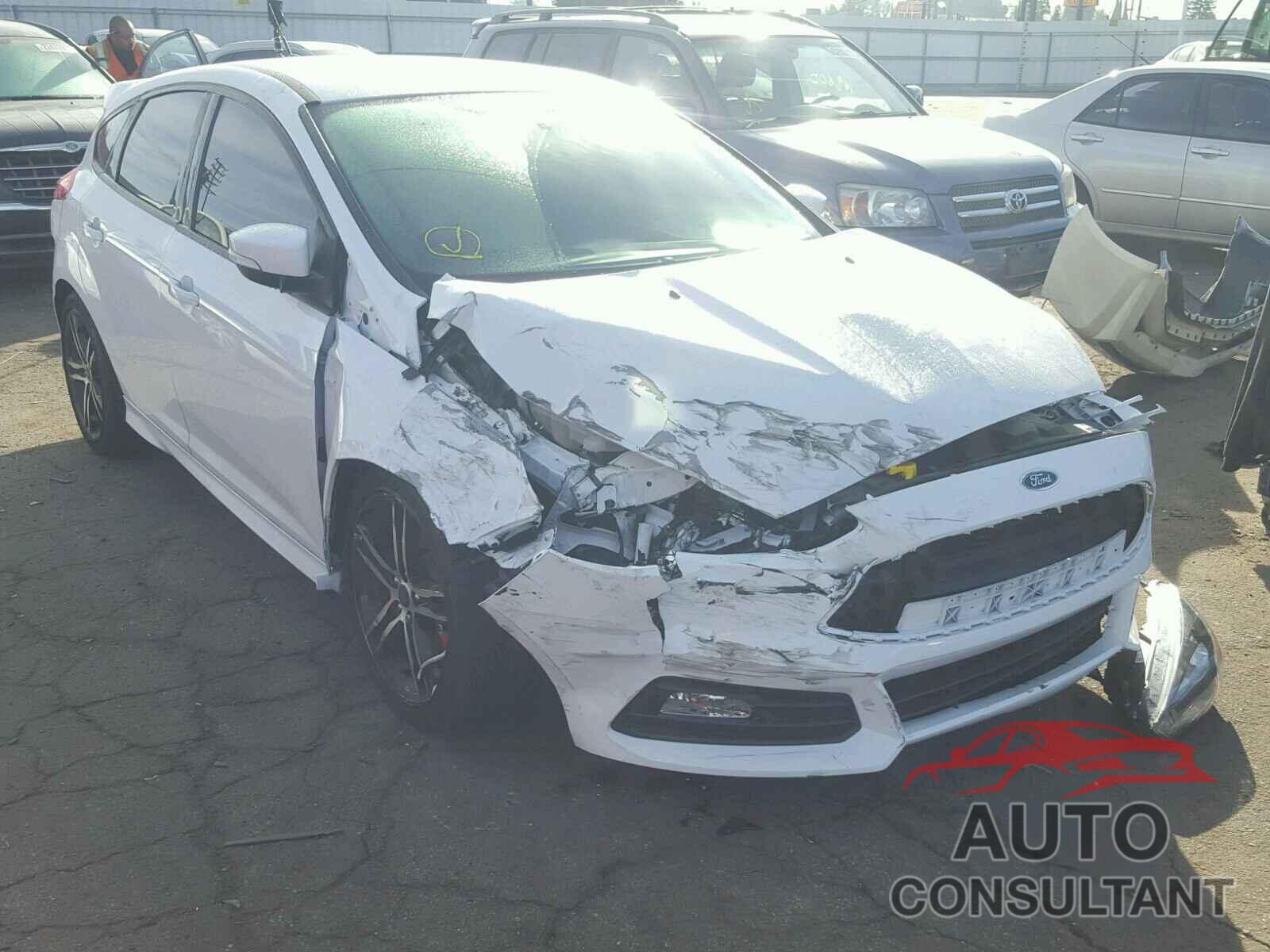 FORD FOCUS 2017 - 1FADP3L95HL344125