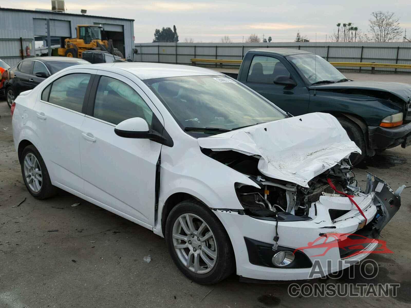 CHEVROLET SONIC 2015 - 1G1JC5SG3F4106732