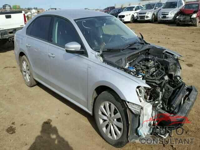 VOLKSWAGEN PASSAT 2015 - 1VWAT7A36FC034977