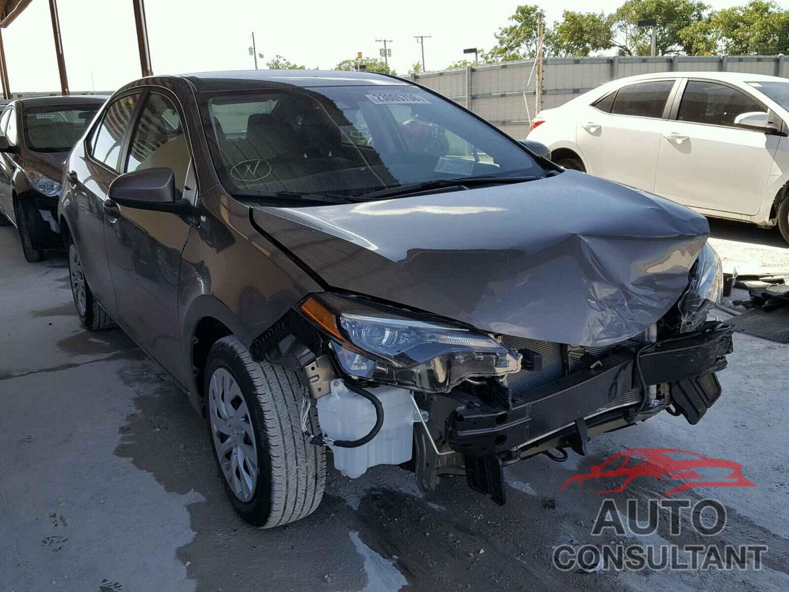 TOYOTA COROLLA 2018 - 5YFBURHE2JP759516