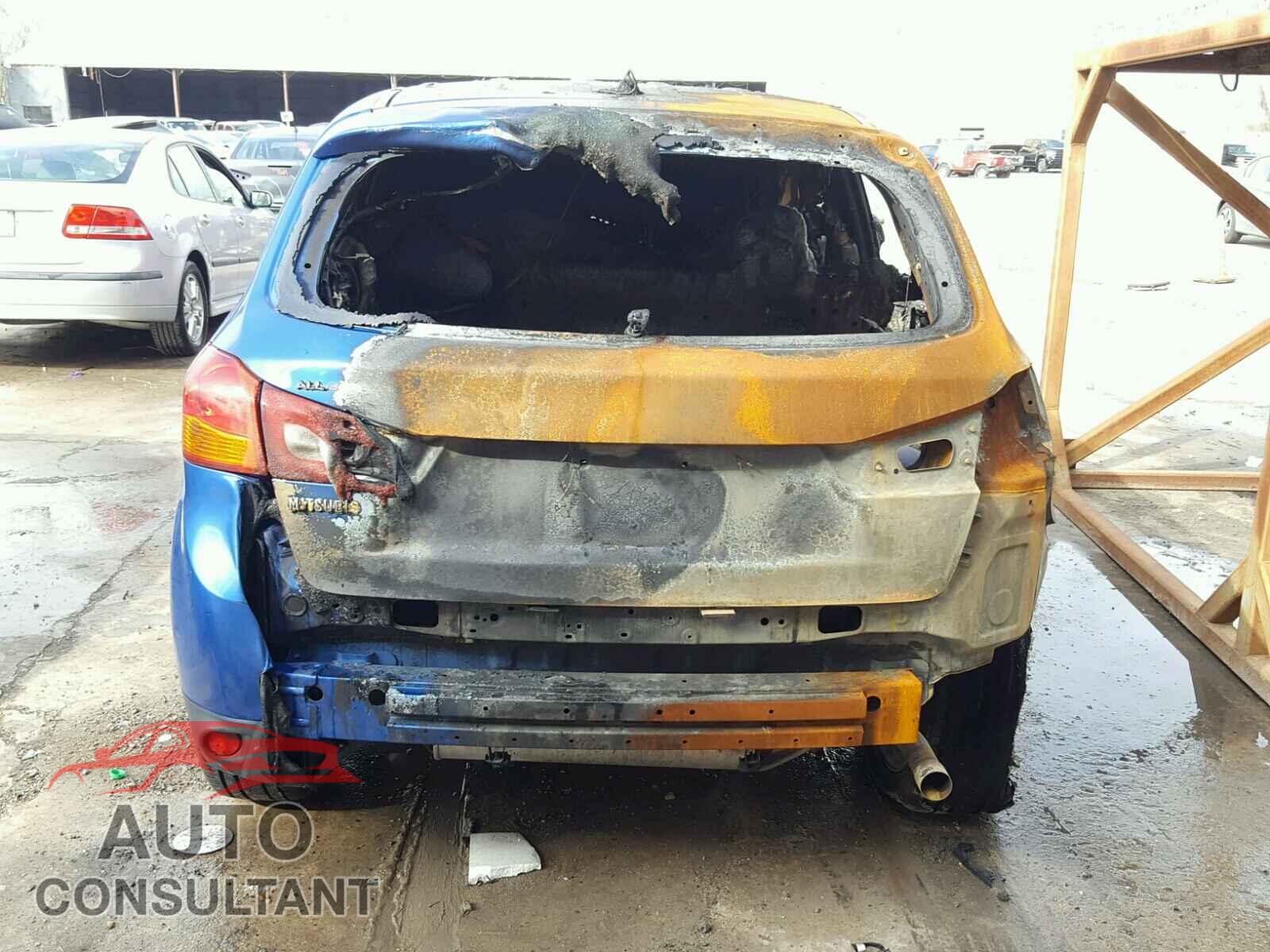 MITSUBISHI OUTLANDER 2015 - 4A4AP3AUXFE018545