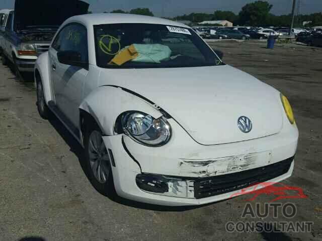 VOLKSWAGEN BEETLE 2015 - 3VWF17AT8FM645815