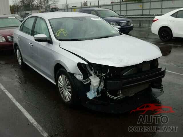 VOLKSWAGEN PASSAT 2015 - 1VWAT7A35FC107126