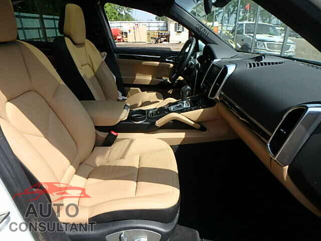PORSCHE CAYENNE 2016 - WP1AA2A22GLA01154