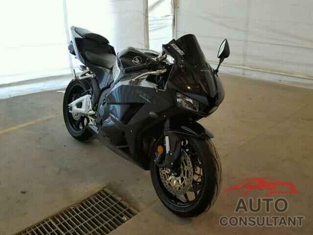 HONDA CBR CYCLE 2015 - JH2PC4005FK800598