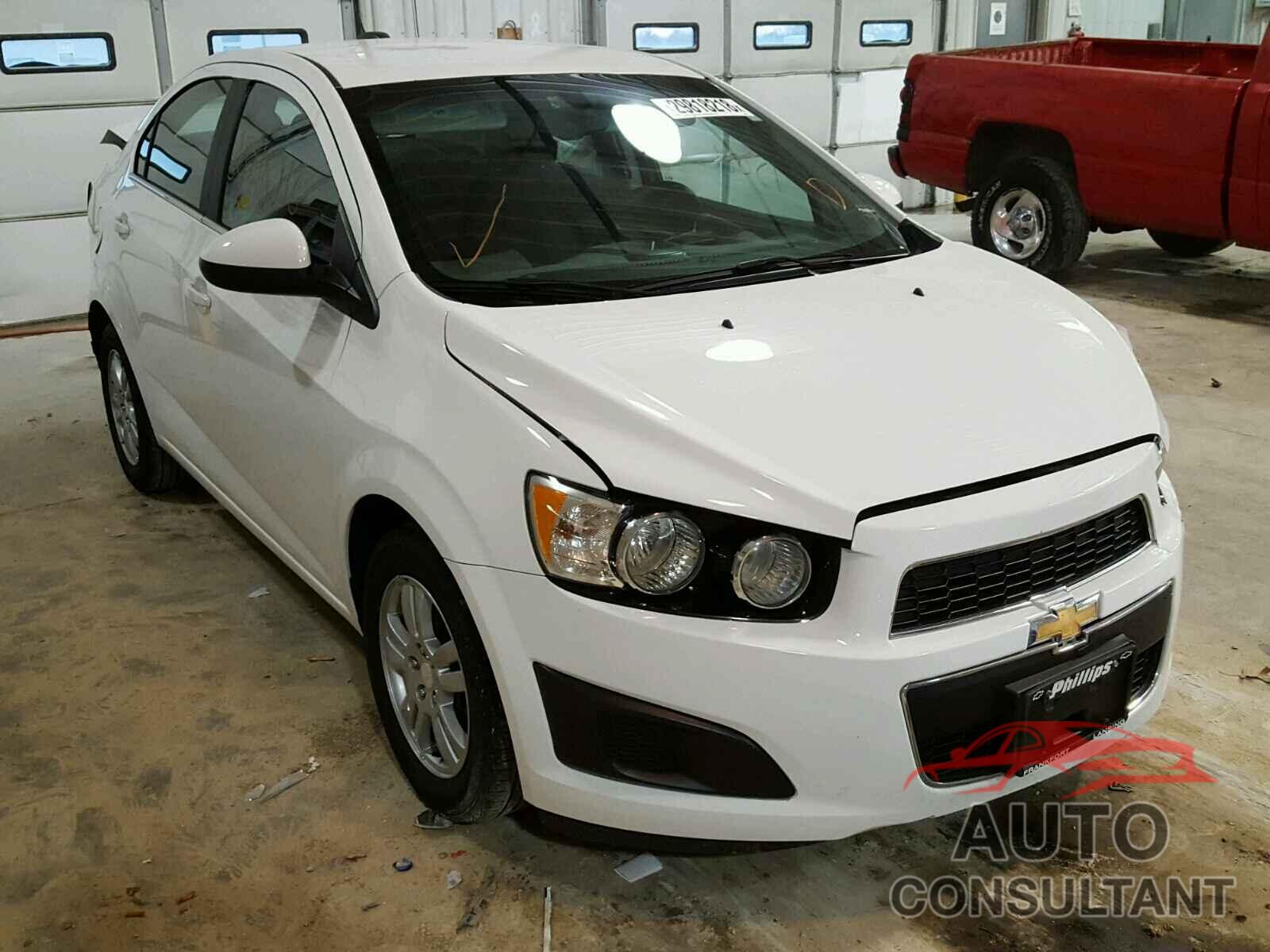 CHEVROLET SONIC 2015 - 1G1JC5SH2F4215062