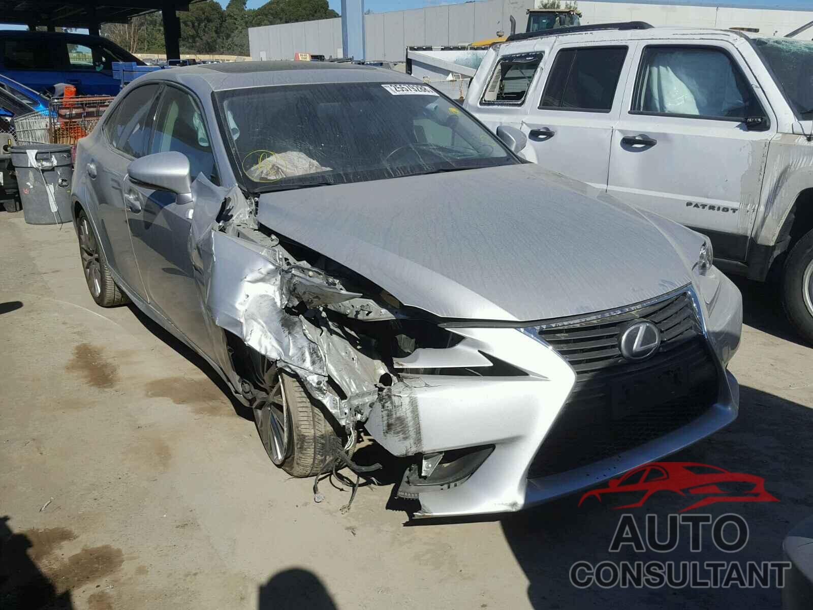 LEXUS IS200 2016 - JTHBA1D23G5004059