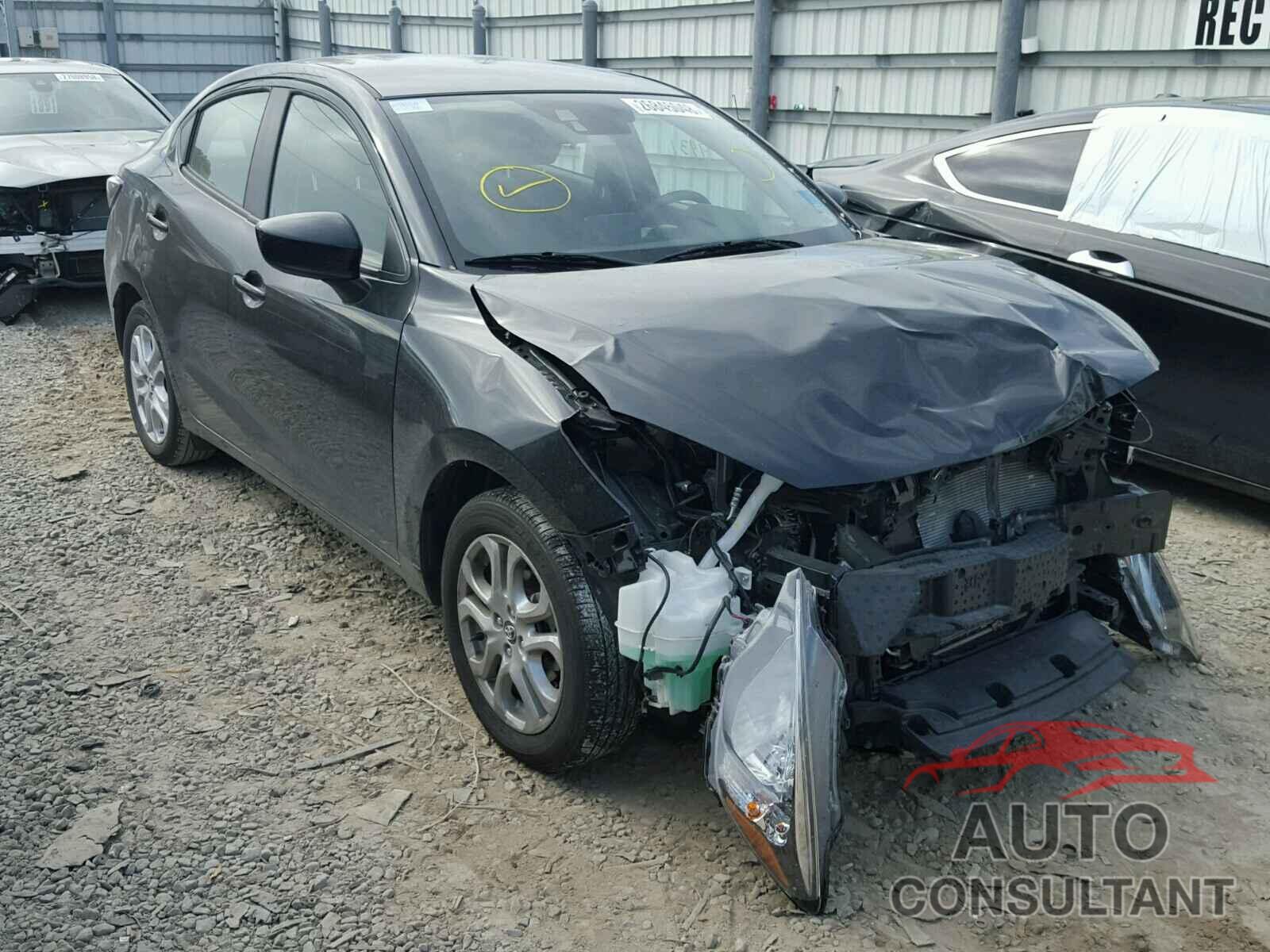TOYOTA YARIS 2017 - 3MYDLBYV8HY155399