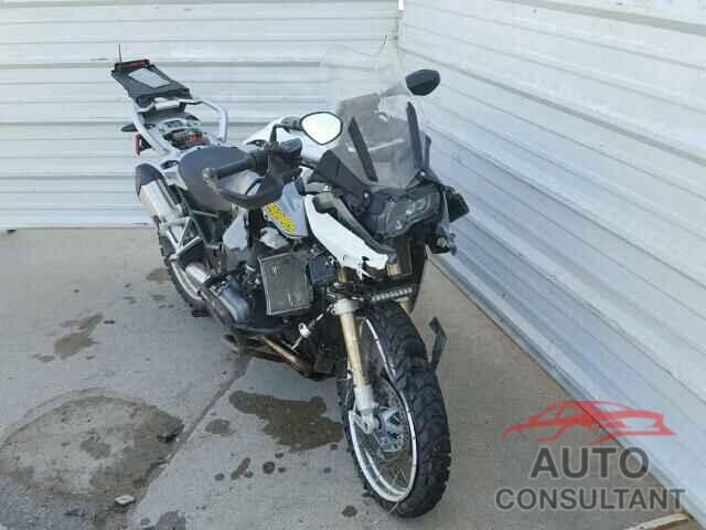 BMW MOTORCYCLE 2015 - WB10A1100FZ187209