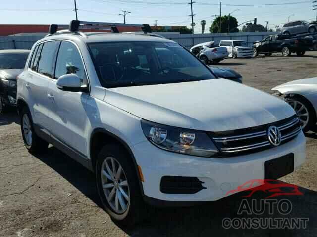 VOLKSWAGEN TIGUAN 2017 - WVGRV7AX4HK012290