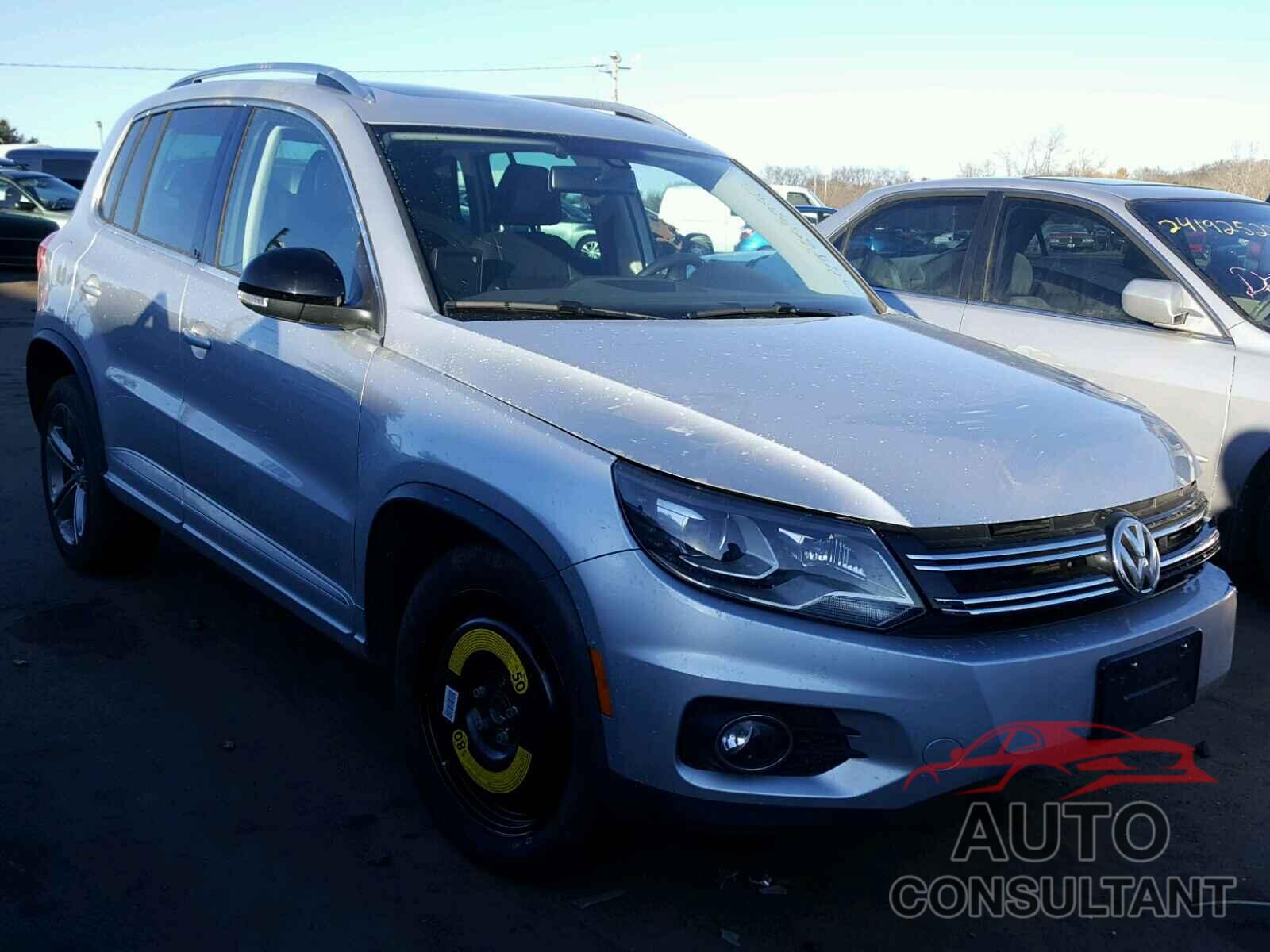 VOLKSWAGEN TIGUAN 2017 - WVGUV7AX4HW506605