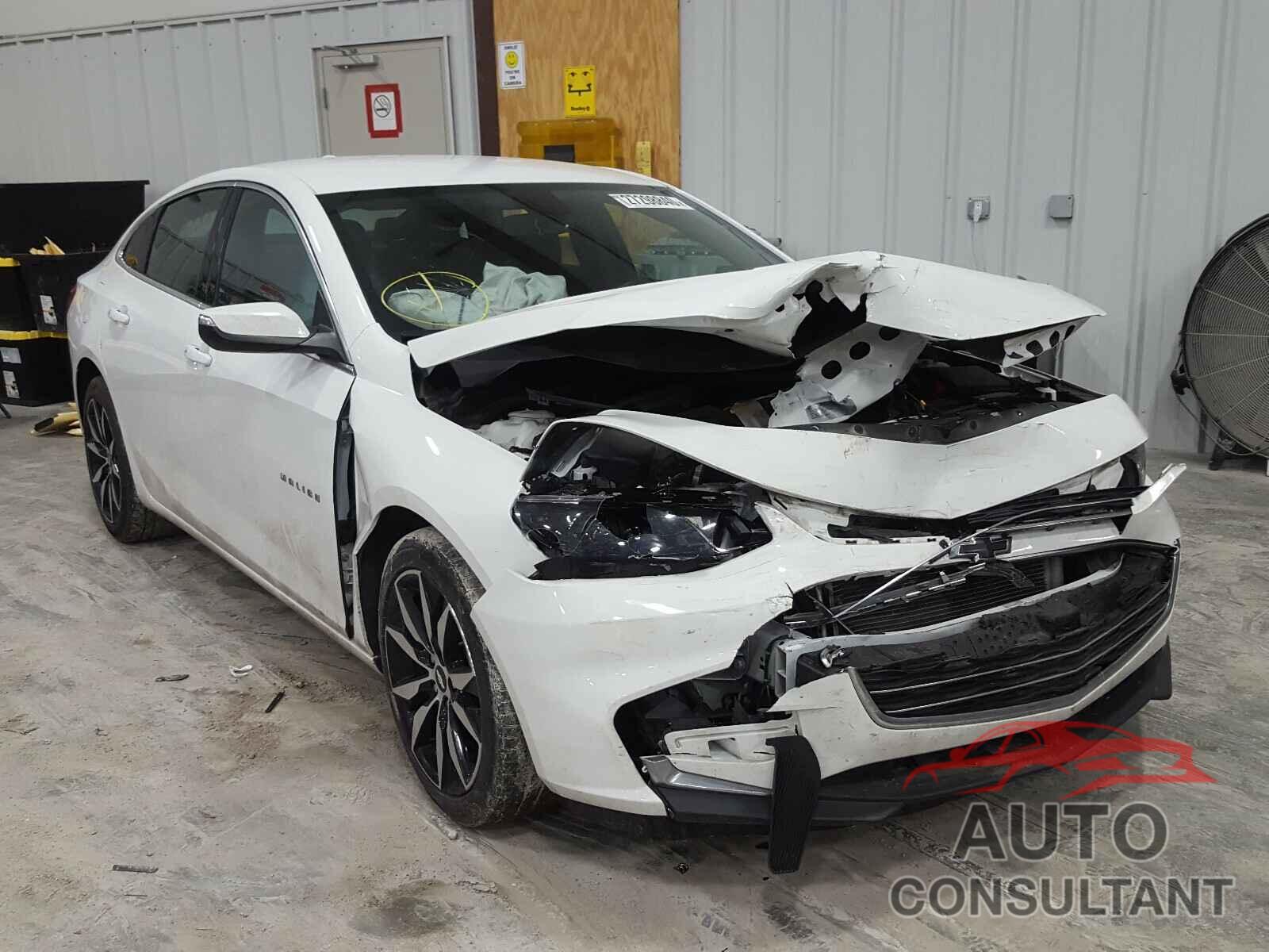 CHEVROLET MALIBU 2017 - 1G1ZE5ST1HF272832