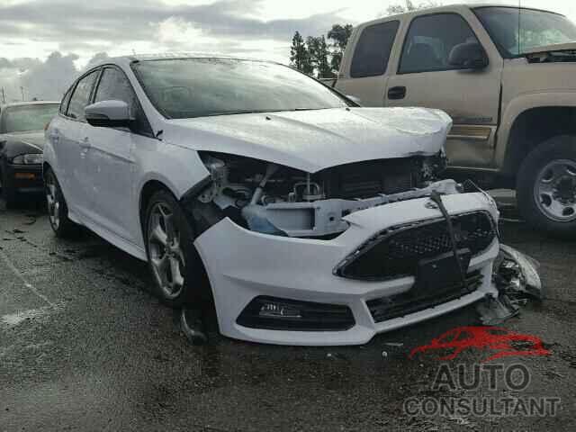 FORD FOCUS 2015 - 1FADP3L92FL221010