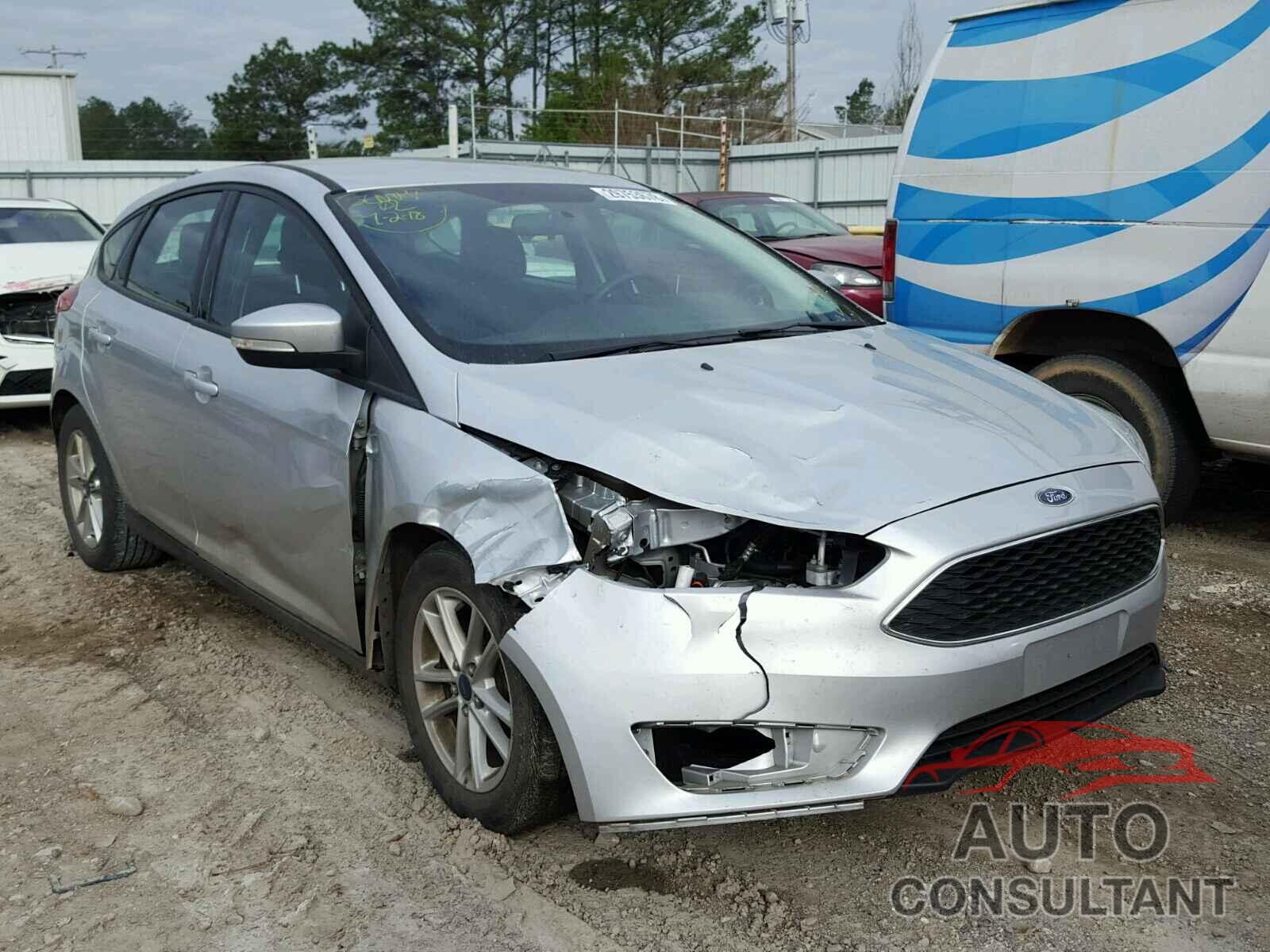 FORD FOCUS 2015 - 1FADP3K22FL242217