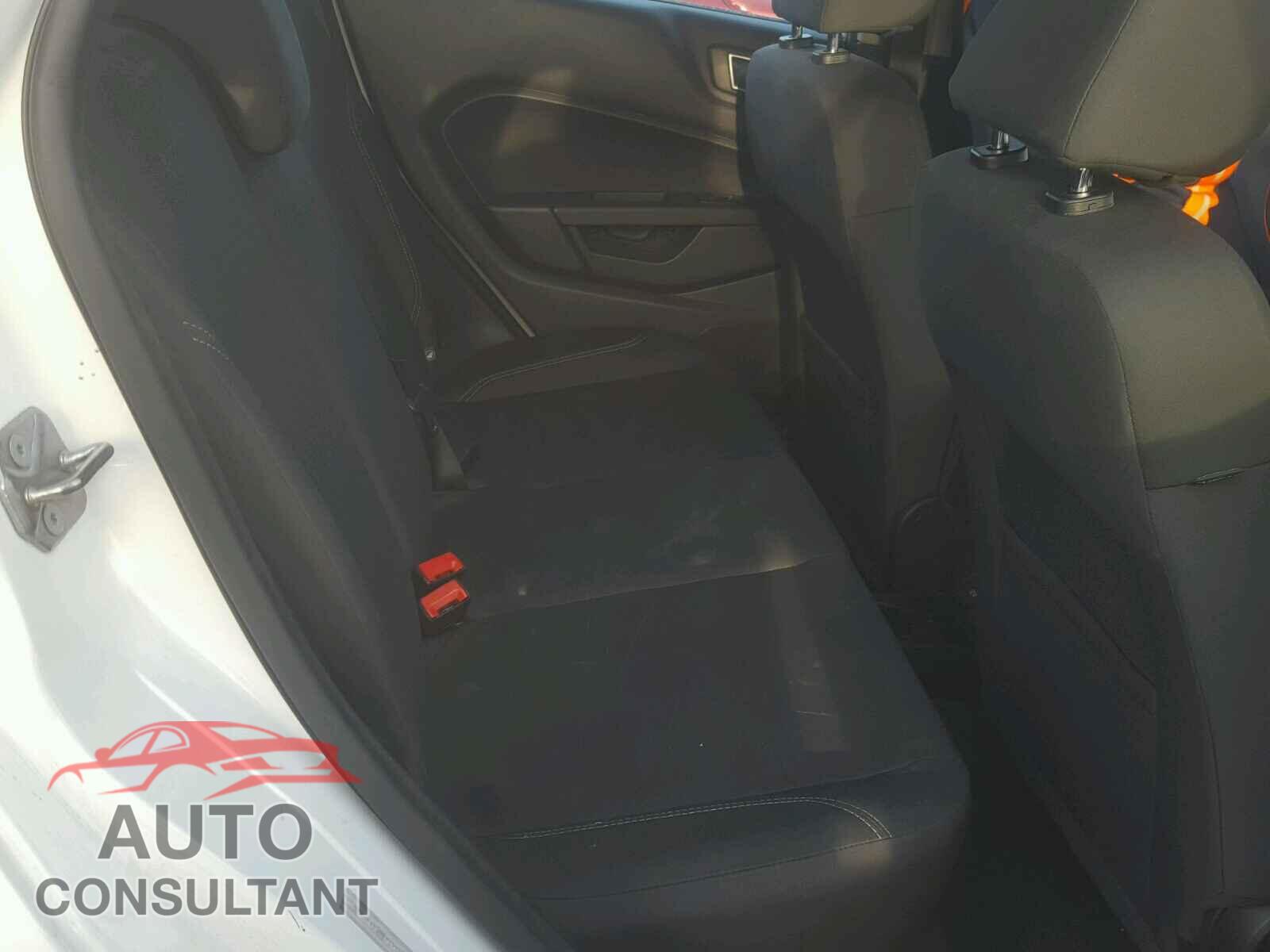 FORD FIESTA 2015 - 3FADP4EJ9FM199647