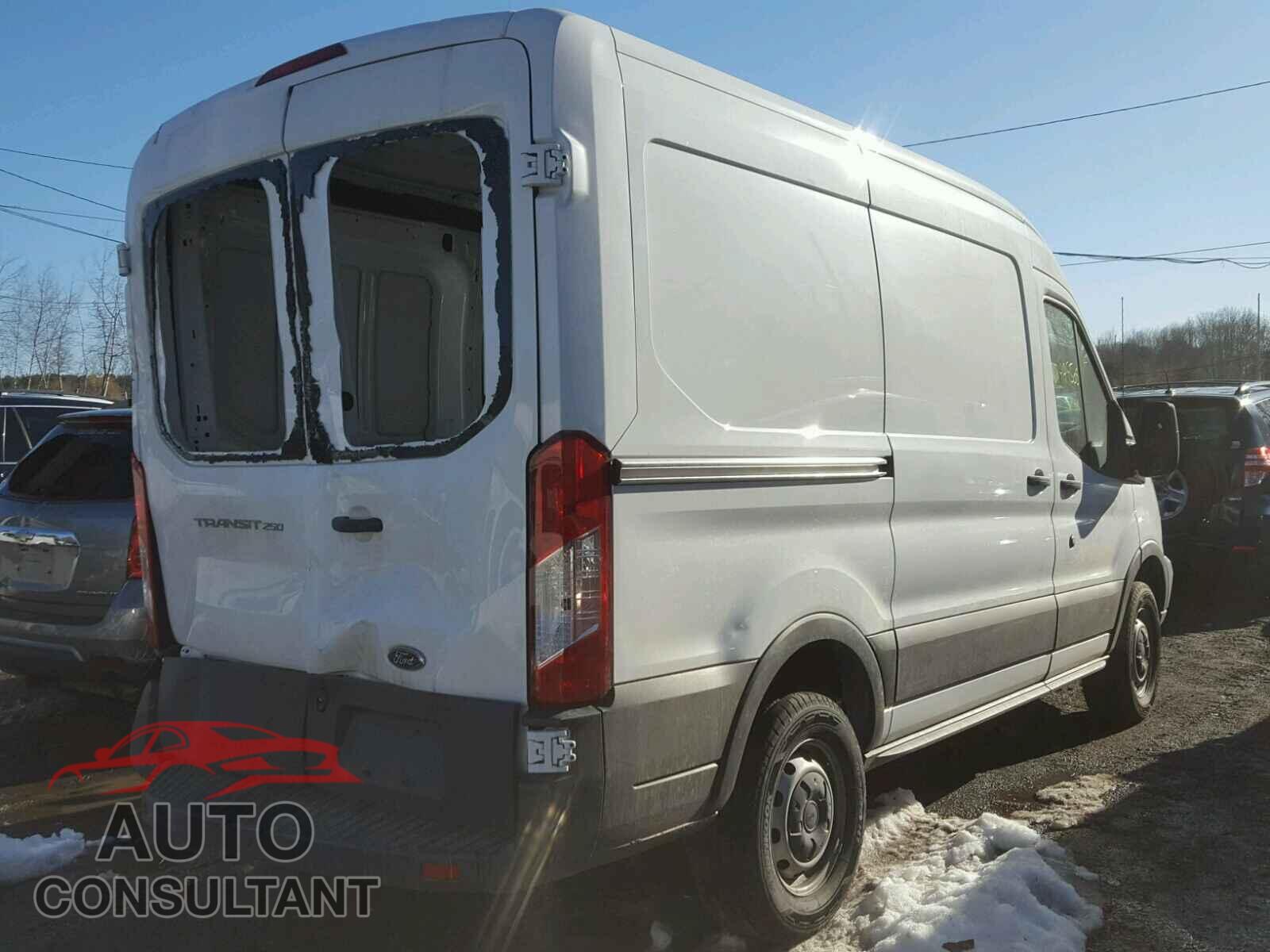 FORD TRANSIT CO 2017 - 1FTYR1DM1HKB19946