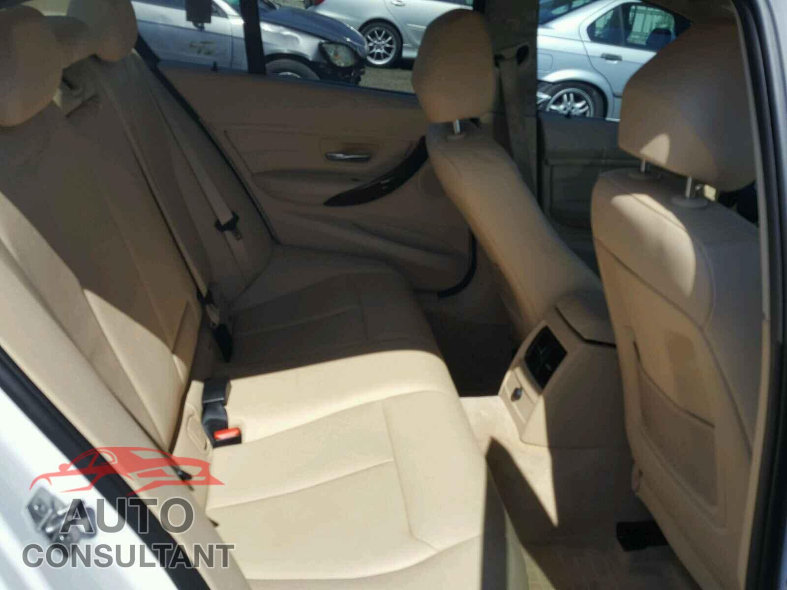 BMW 3 SERIES 2015 - WBA3A5C51FF608076