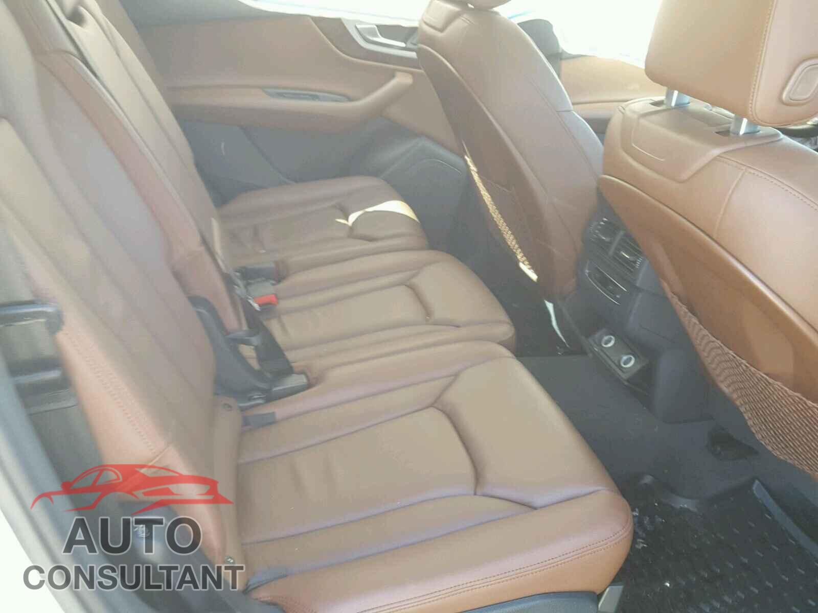 AUDI Q7 2017 - WA1LHAF72HD045908