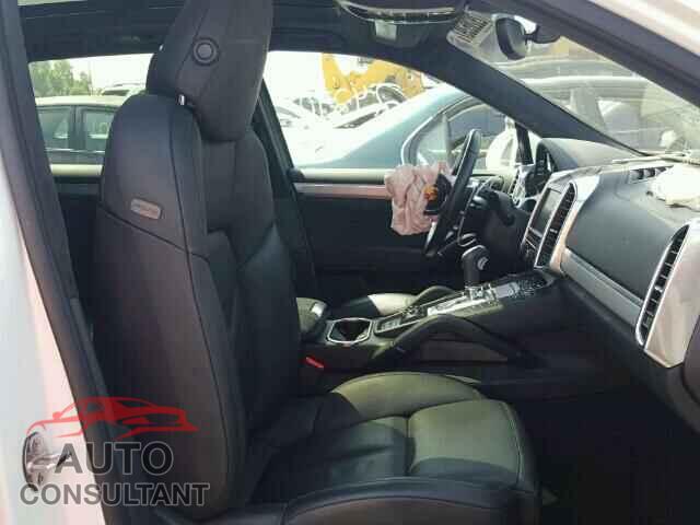 PORSCHE CAYENNE 2016 - WP1AD2A28GLA72608
