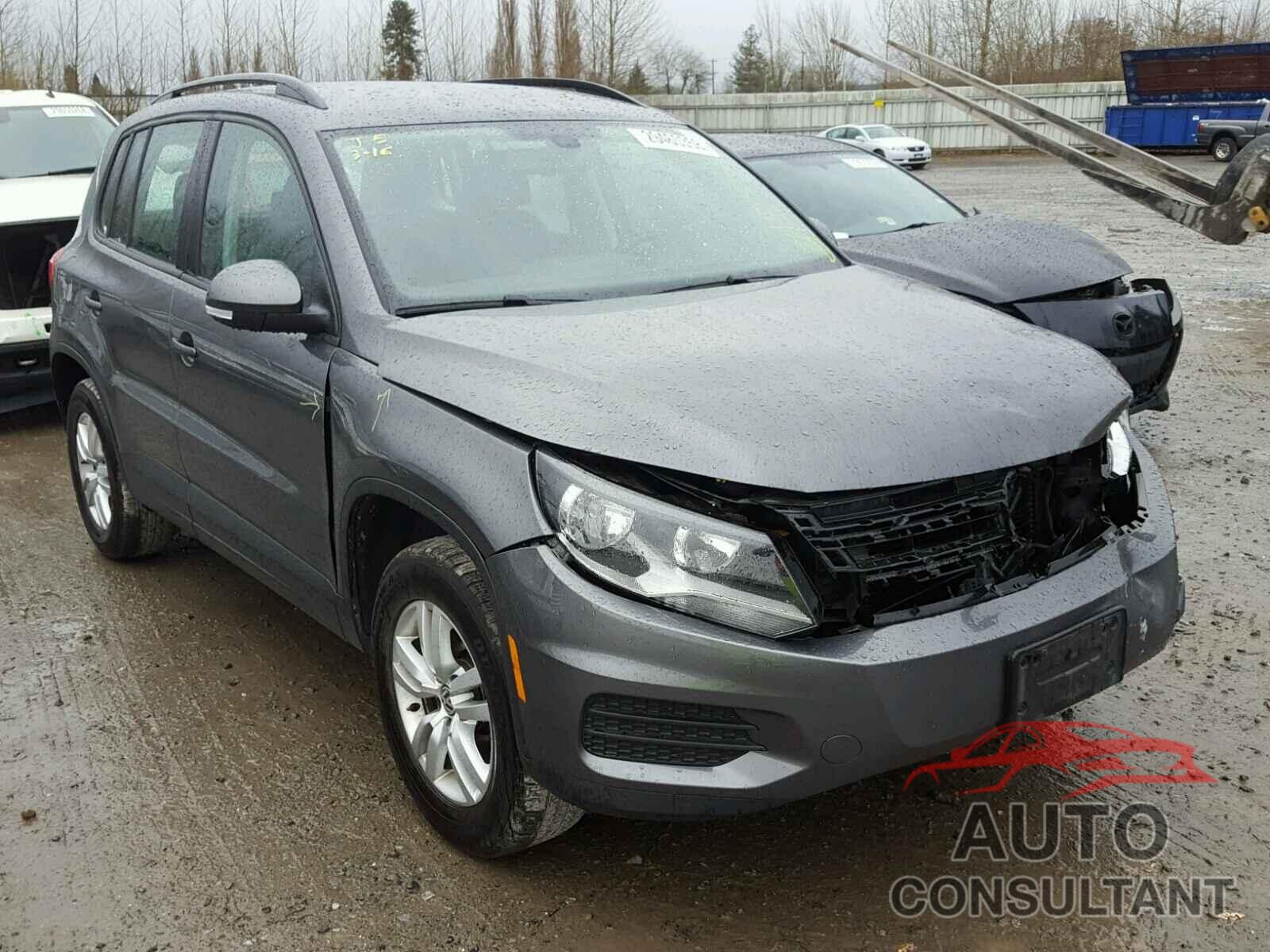 VOLKSWAGEN TIGUAN 2017 - WVGAV7AX3HK024217