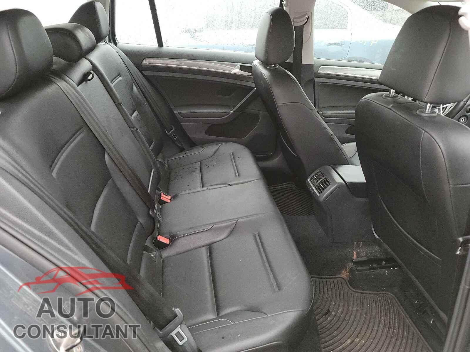 VOLKSWAGEN GOLF 2017 - 3VWH17AU1HM521745