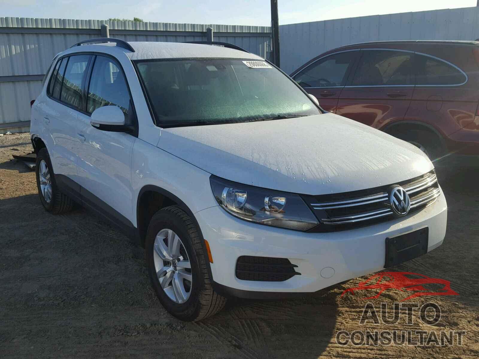 VOLKSWAGEN TIGUAN 2017 - WVGAV7AX5HK004597