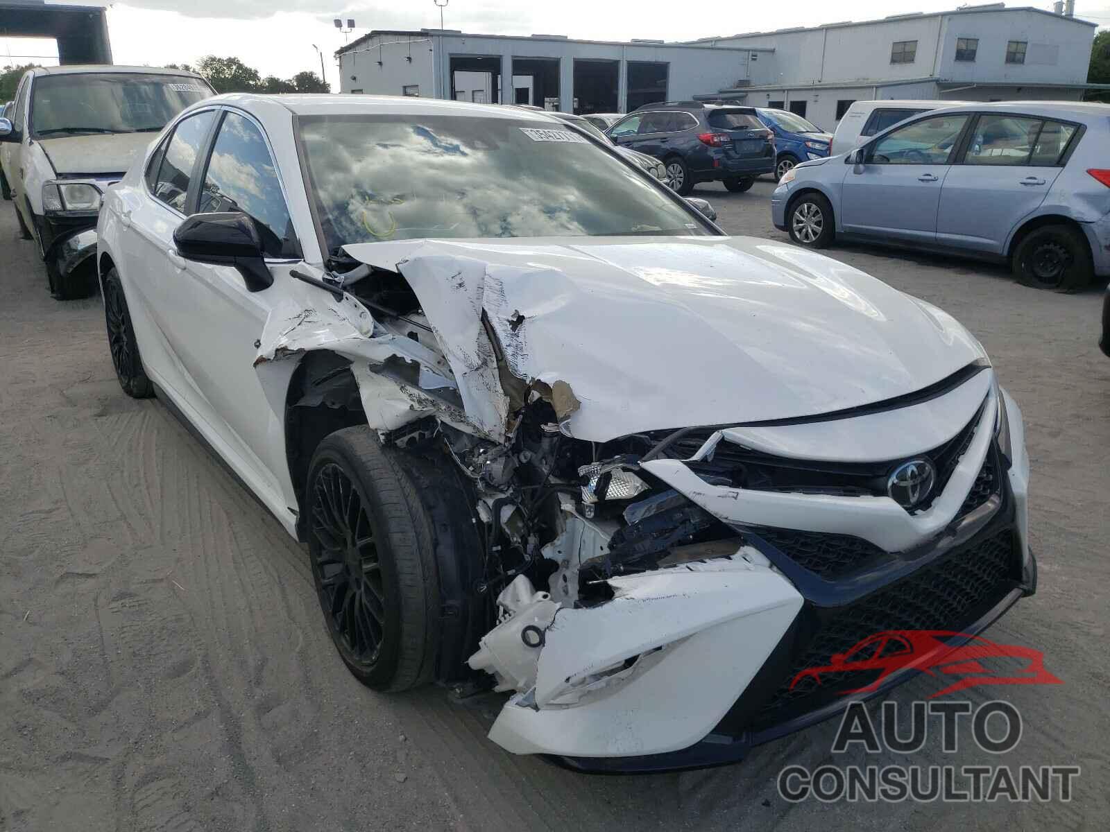 TOYOTA CAMRY 2019 - 4T1B11HK2KU162656
