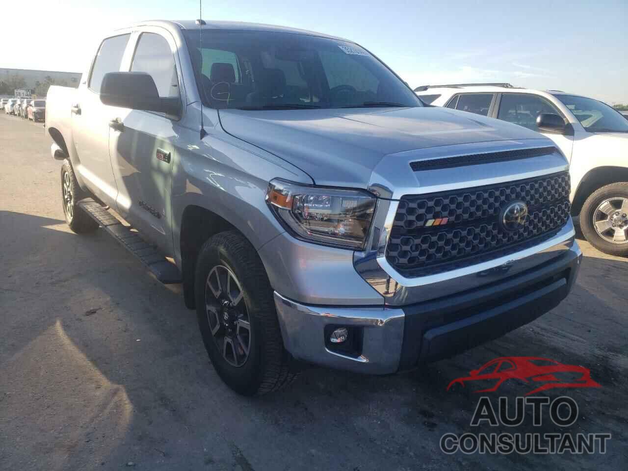 TOYOTA TUNDRA 2018 - 5TFDW5F10JX762198