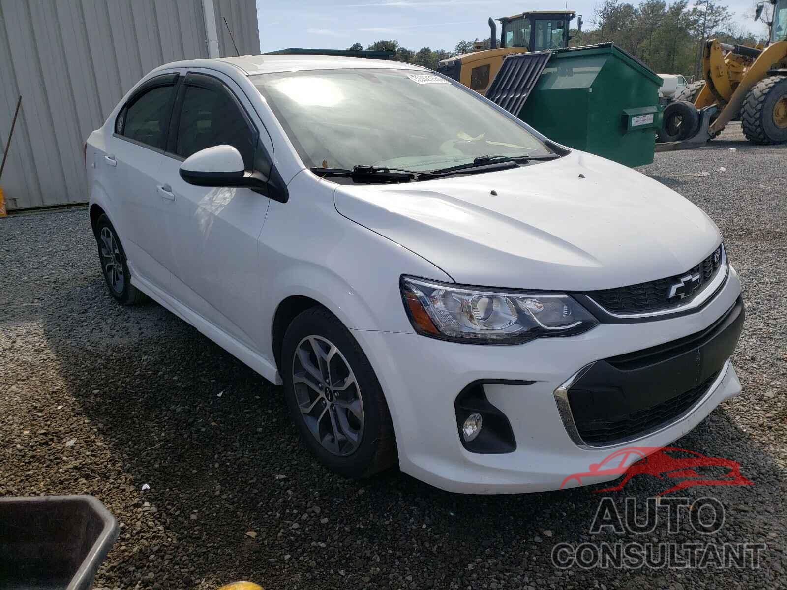 CHEVROLET SONIC 2018 - 1G1JD5SH4J4135297