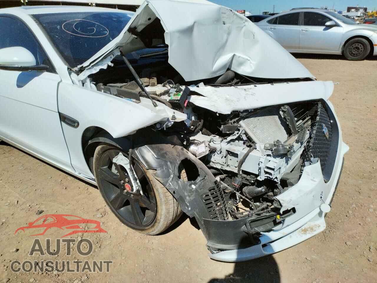 JAGUAR XE 2017 - SAJAE4BG7HA964366