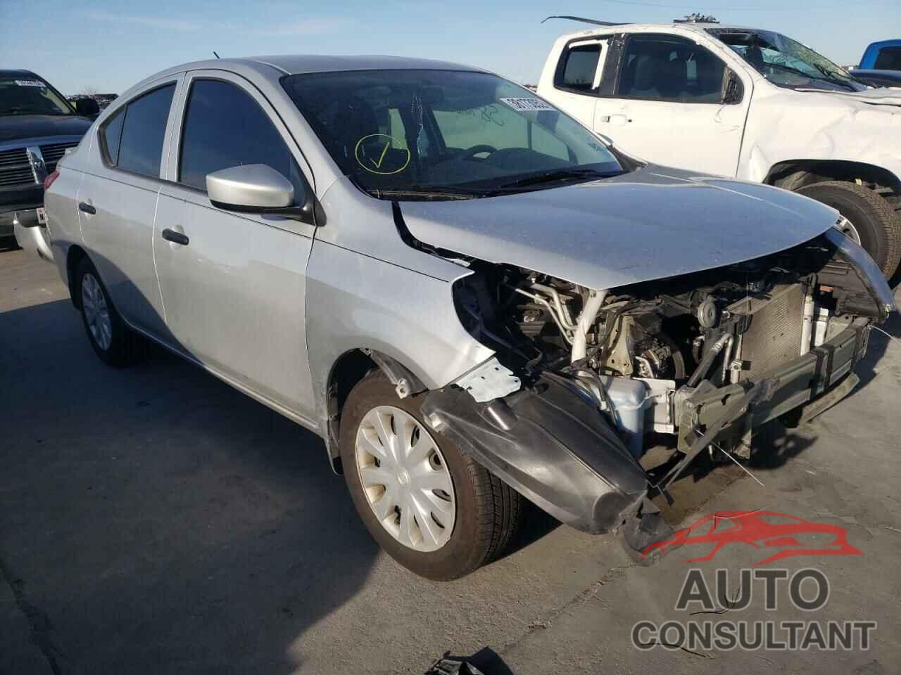 NISSAN VERSA 2018 - 3N1CN7AP2JL856166