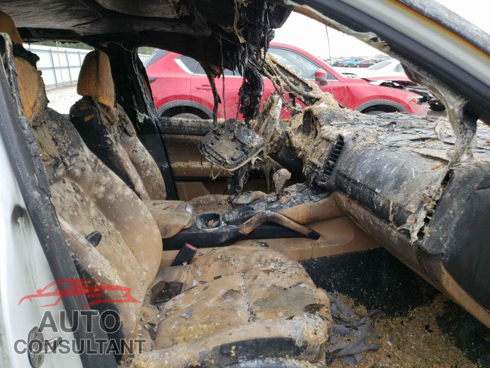 PORSCHE CAYENNE 2016 - WP1AA2A24GLA08204