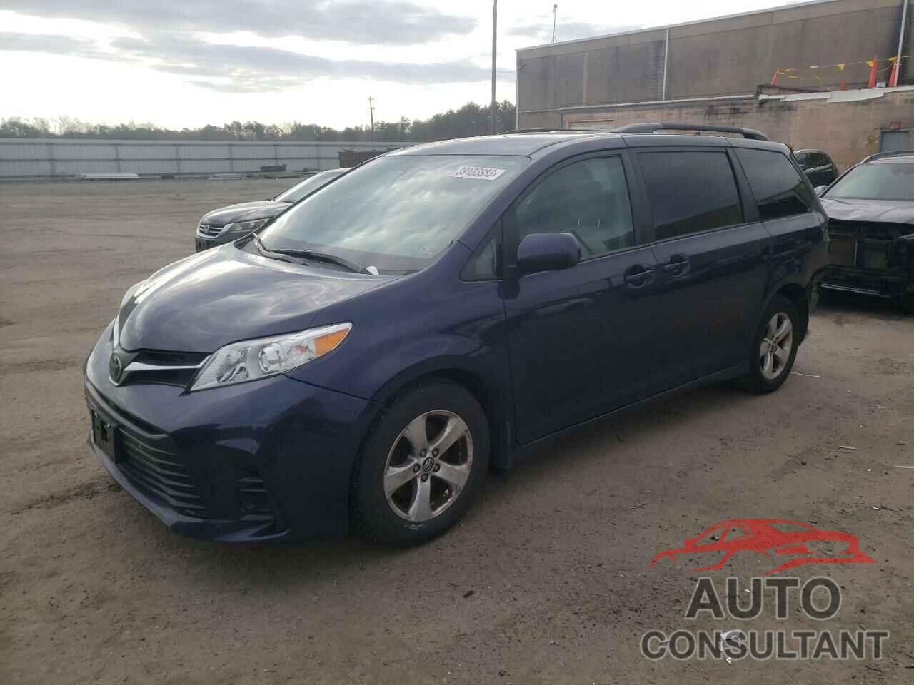 TOYOTA SIENNA 2018 - 5TDKZ3DC2JS902247