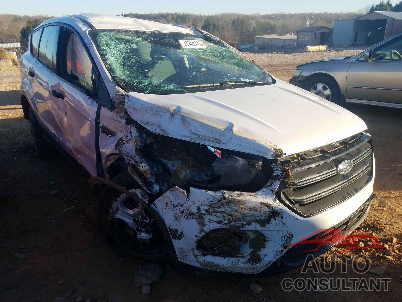 FORD ESCAPE 2018 - 1FMCU0F71JUA21452